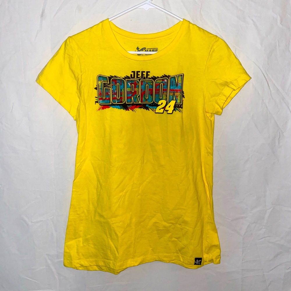 Chase Authentics NASCAR Jeff Gordon T-shirt Womens Medium - Yellow